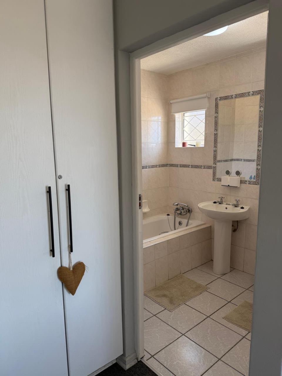 2 Bedroom Property for Sale in Hartenbos Heuwels Western Cape